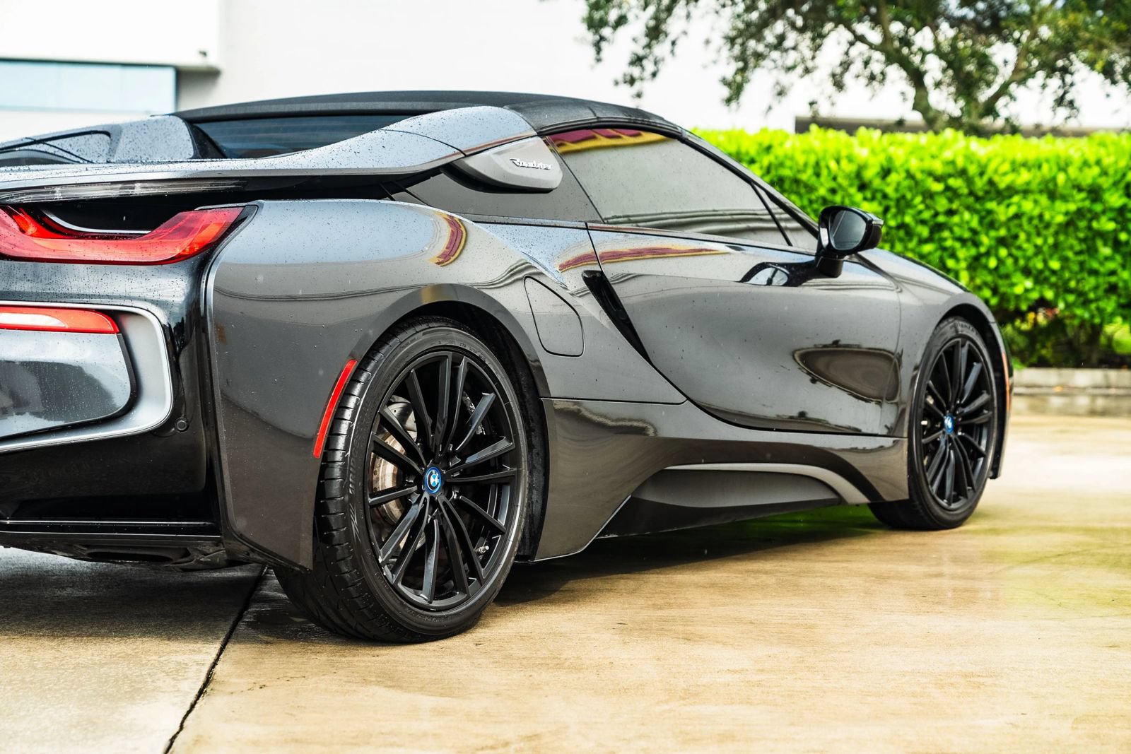 Used 2019 BMW i8 Roadster AWD/4WD image 4