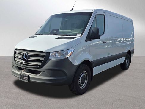Used 2025 Mercedes-Benz Sprinter 2500 image 7