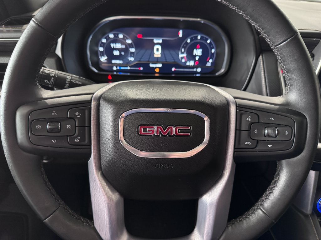 Certified 2023 GMC Yukon XL SLT w/ SLT Luxury Package AWD/4WD image 17