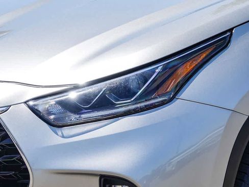Used 2020 Toyota Highlander Platinum AWD/4WD image 8