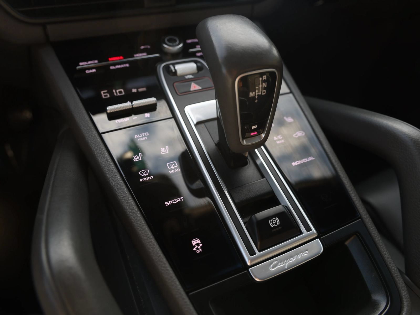 Used 2019 Porsche Cayenne AWD/4WD image 16