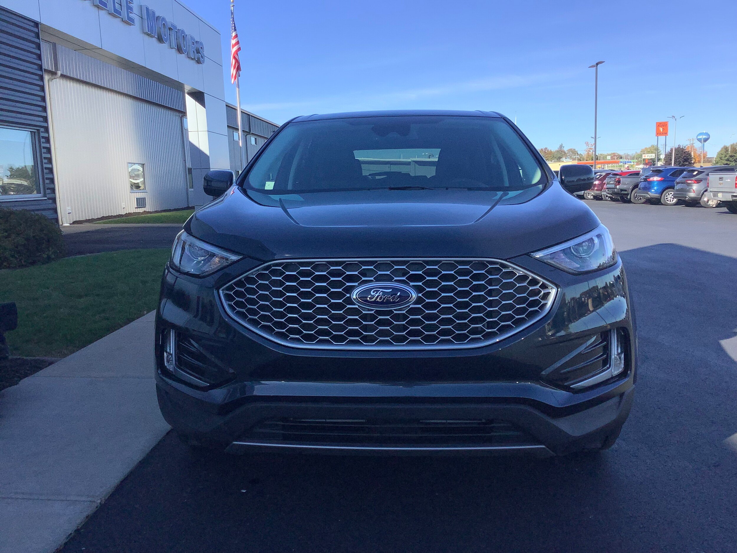 Used 2023 Ford Edge SEL w/ Convenience Package AWD/4WD image 3