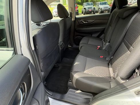 Used 2020 Nissan Rogue SV AWD/4WD image 24