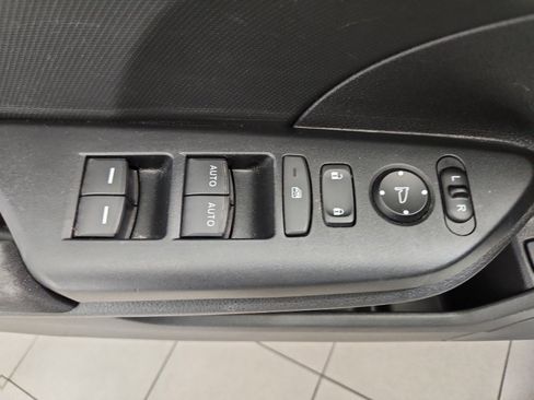Used 2019 Honda Civic LX image 9