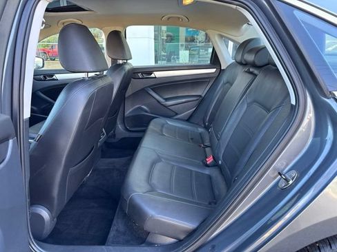 Used 2013 Volkswagen Passat TDI SE FWD image 18
