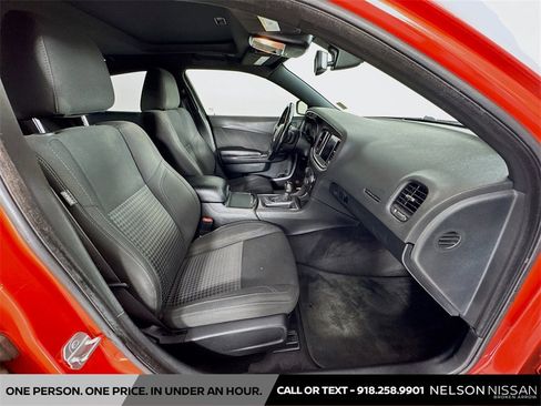 Used 2018 Dodge Charger SXT Plus w/ Blacktop Package image 28