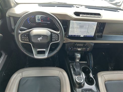 Used 2023 Ford Bronco Wildtrak image 18