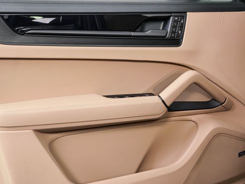 New 2026 Porsche Cayenne GTS AWD/4WD image 6