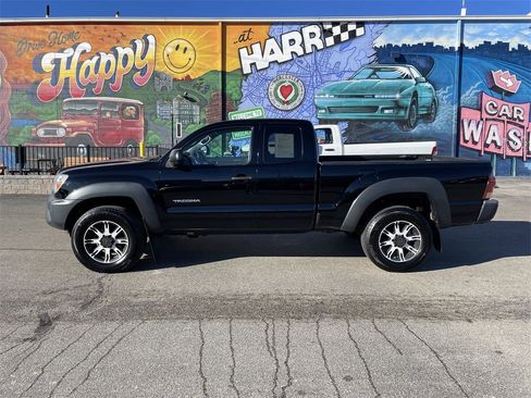 Used 2013 Toyota Tacoma 4x4 Access Cab V6 image 2