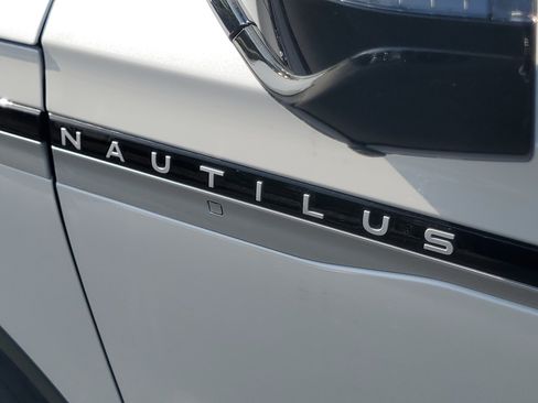New 2026 Lincoln Nautilus Premier AWD/4WD image 7