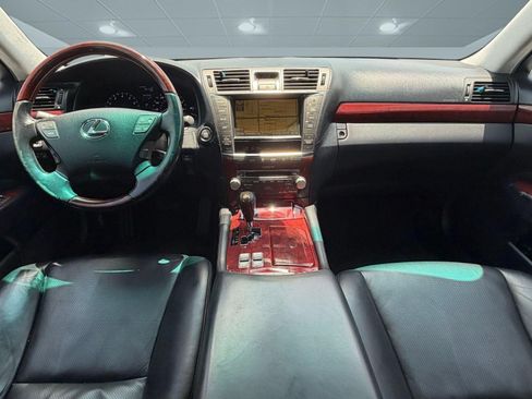 Used 2011 Lexus LS 460 L w/ Luxury Pkg RWD image 14