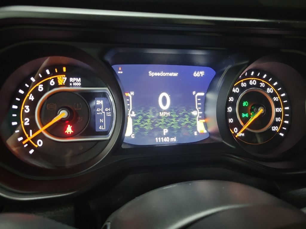 Used 2025 Jeep Gladiator Rubicon AWD/4WD image 17