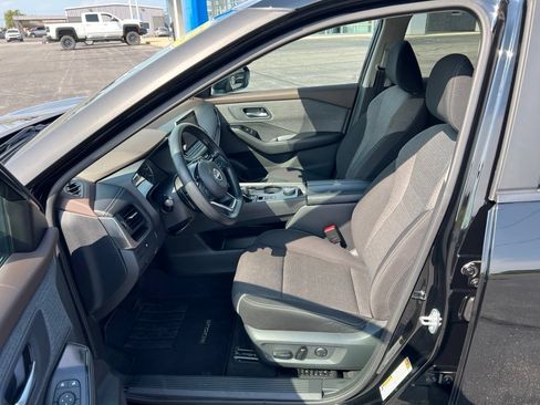 Used 2023 Nissan Rogue SV AWD/4WD image 8