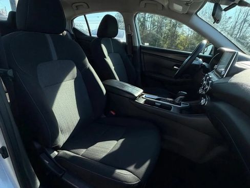 Used 2023 Nissan Sentra SV FWD image 14