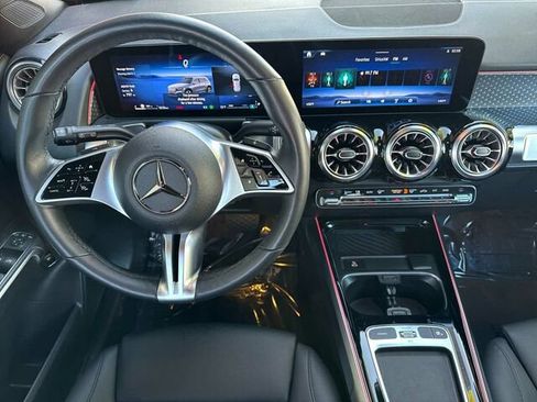 Used 2025 Mercedes-Benz GLB 250 GLB 250 4D Sport Utility 4MATI image 18