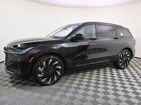 New 2026 Lincoln Nautilus Reserve image 2