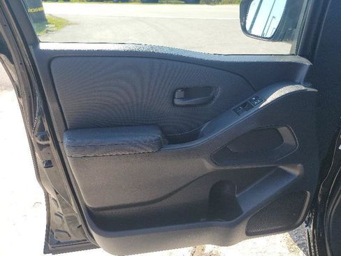 Used 2022 Nissan Frontier S w/ Technology Package RWD image 7