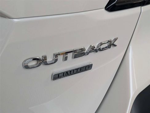 Used 2022 Subaru Outback Limited AWD/4WD image 9