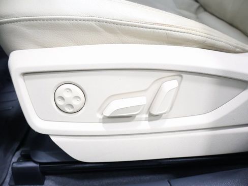 Used 2018 Audi Q5 2.0T Premium Plus w/ Premium Plus Package image 14