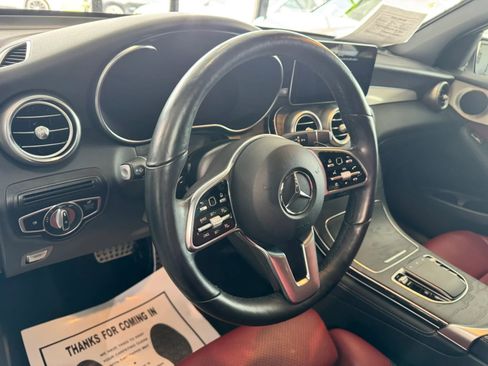 Used 2020 Mercedes-Benz GLC 300 4MATIC image 25