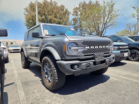 Used 2025 Ford Bronco Badlands AWD/4WD image 2