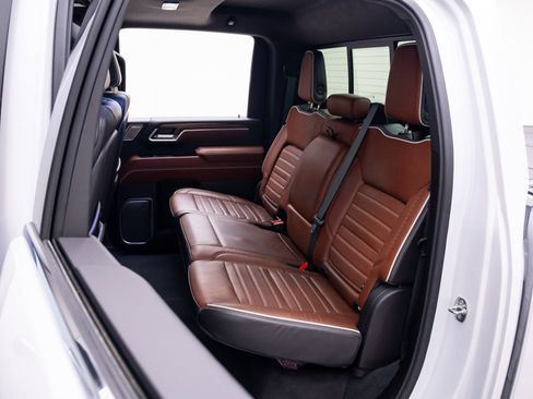 Used 2024 GMC Sierra 2500 Denali Ultimate w/ Max Trailering Package AWD/4WD image 16