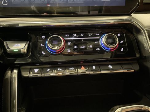 Used 2025 GMC Sierra 2500 Denali Ultimate image 30