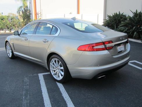 Used 2013 Jaguar XF image 5