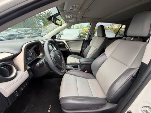 Used 2015 Toyota RAV4 Limited w/ Technology Package FWD image 11