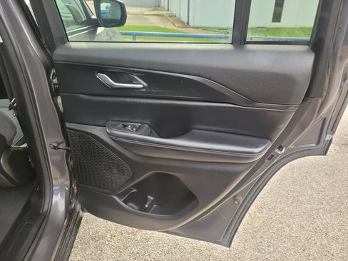 Used 2024 Jeep Grand Cherokee Laredo RWD image 10