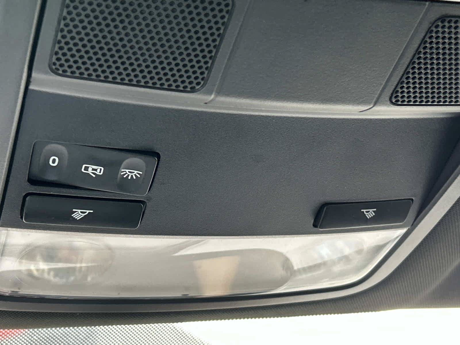 Used 2019 Volkswagen Beetle 2.0T S FWD image 35