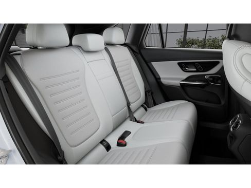 New 2026 Mercedes-Benz GLC 350e 4MATIC image 5