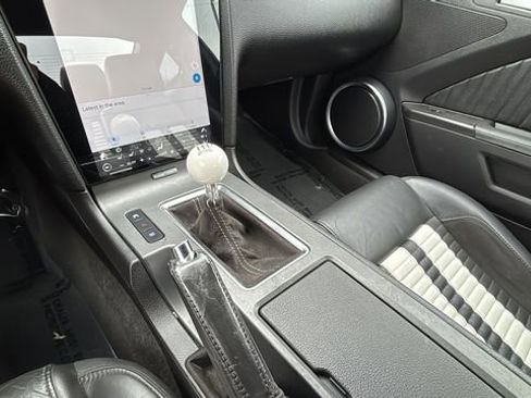 Used 2011 Ford Mustang Shelby GT500 w/ SVT Performance Pkg image 14