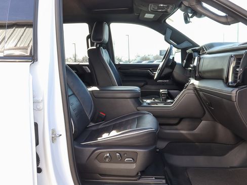 Used 2023 GMC Sierra 1500 AT4X image 35