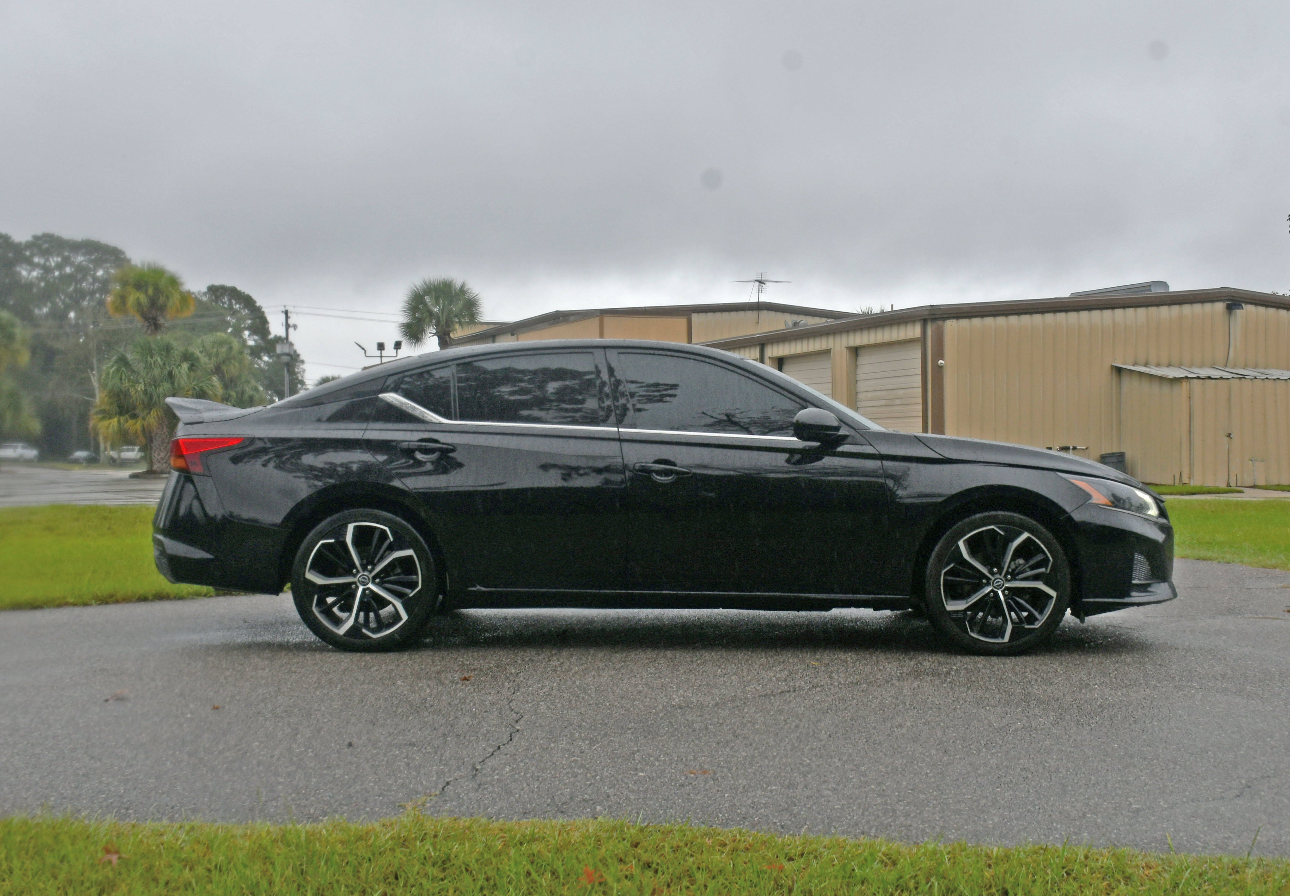 Used 2023 Nissan Altima 2.5 SR FWD image 5