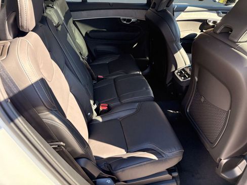 New 2026 Volvo XC90 B6 Ultra w/ Protection Package image 25