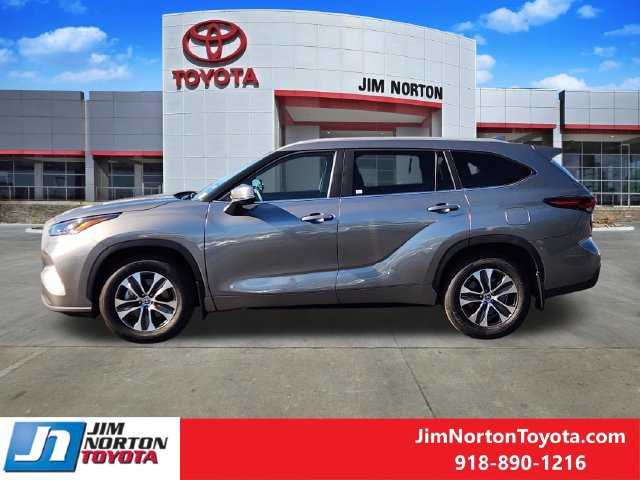 Used 2026 Toyota Highlander XLE AWD/4WD image 4