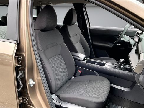 Used 2025 Nissan Kicks S image 27