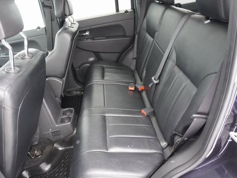 Used 2011 Jeep Liberty Sport image 21