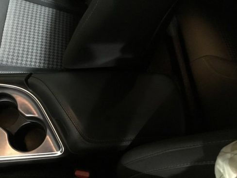 Used 2018 Dodge Challenger R/T w/ Blacktop Package image 32