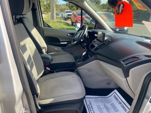 Used 2019 Ford Transit Connect XLT image 10