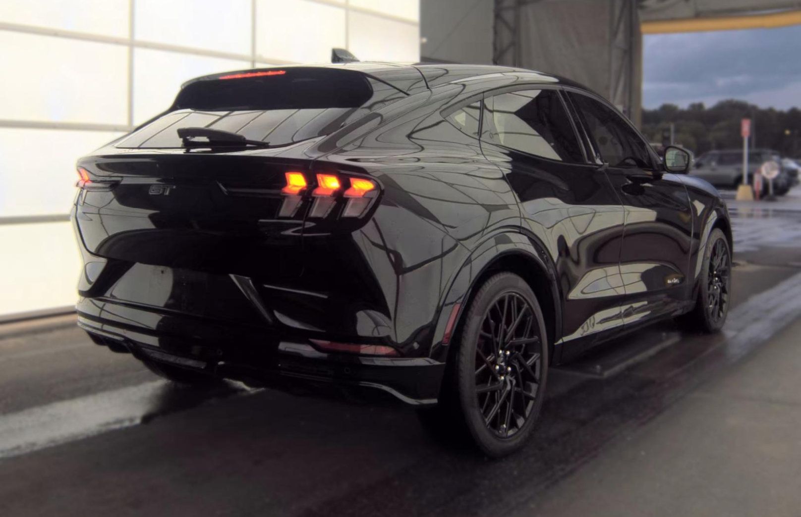 Used 2023 Ford Mustang Mach-E GT w/ GT Performance Edition AWD/4WD image 4