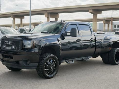 Used 2014 GMC Sierra 3500 Denali image 18