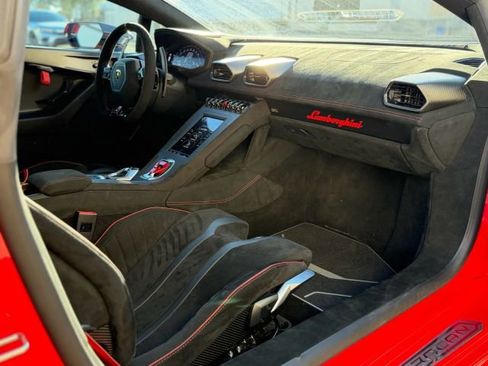 Used 2022 Lamborghini Huracan STO image 20
