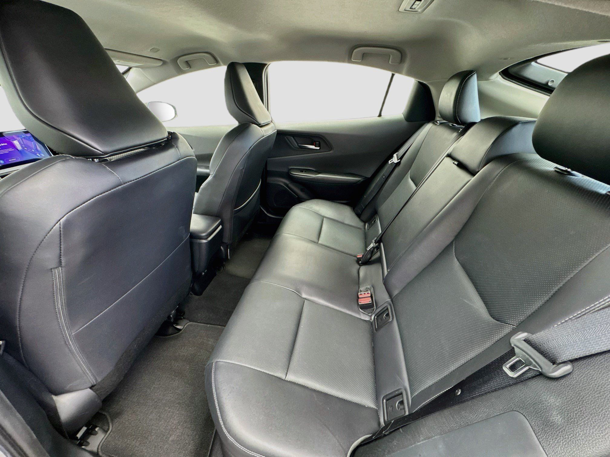 Used 2025 Toyota Prius XLE FWD image 15