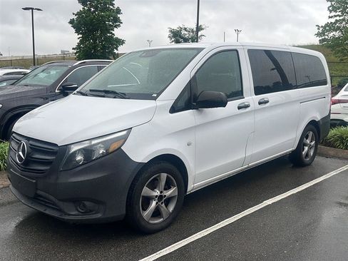 Used 2023 Mercedes-Benz Metris Passenger image 3