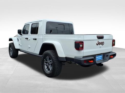 Used 2025 Jeep Gladiator Mojave w/ Convenience Group AWD/4WD image 9