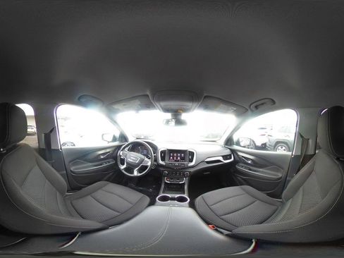 Used 2024 GMC Terrain SLE image 41