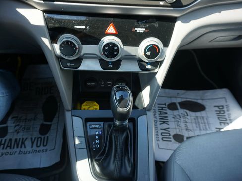 Used 2019 Hyundai Elantra SEL FWD image 9