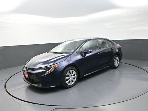 Used 2024 Toyota Corolla LE image 40